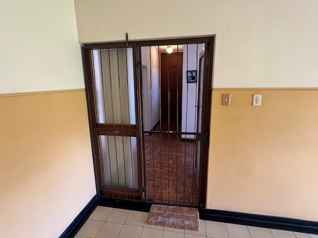 1 Bedroom Property for Sale in Oostersee Western Cape